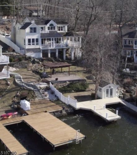 311 Maxim Dr, Hopatcong, NJ 07843-1744
