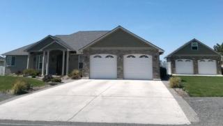 526 5th St, Zillah, WA 98953-9537