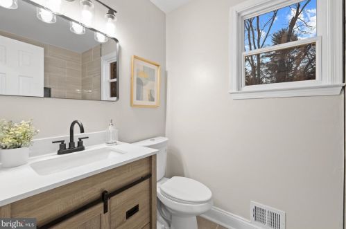 2121 Edgeware St, Silver Spring MD  20905-4216 exterior