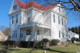 1113 Park St, Bedford, VA 24523-2137