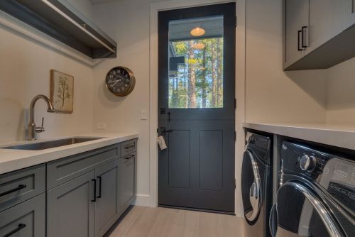 377 James Mciver, Truckee CA  96161-5176 exterior