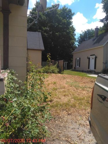 8 High St, Hillsboro, NH 03244-5413
