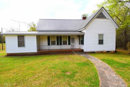 240 Old Macon Rd, Round Oak, GA 31038-3644