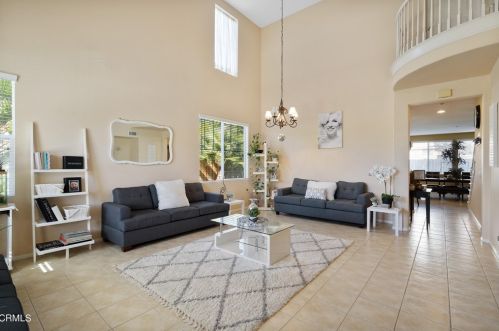 1413 Vida Dr, Oxnard, CA 93030-0122