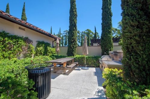 121 Blaze, Irvine CA  92618-1507 exterior