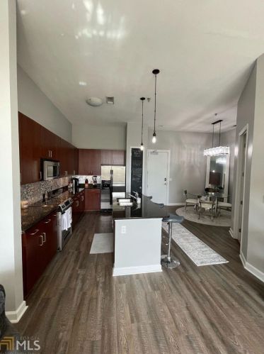 711 Cosmopolitan Dr, Atlanta, GA 30324-3600