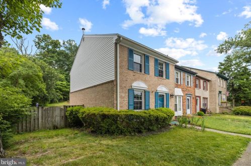 1961 Mayflower Dr, Woodbridge, VA 22192-2314