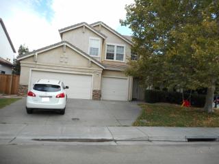 3045 Carmelo Ln, Davis, CA 95618-6556