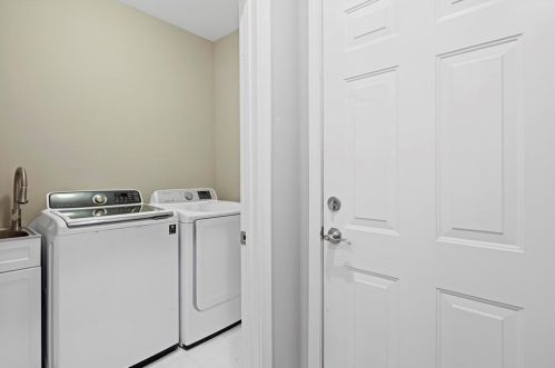 3345 Hagger Way, Atlanta GA  30344-5674 exterior