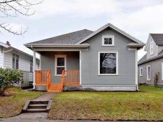 3020 8th St, Tacoma, WA 98406-6207