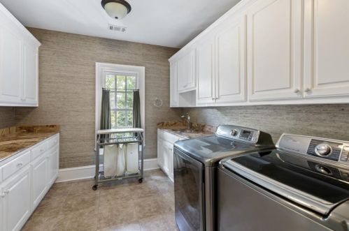 876 Berkshire Rd, Atlanta GA  30324-4930 exterior