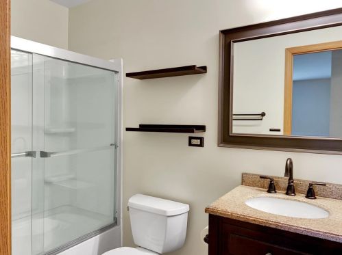 1182 Cape Cod Ln, Pingree Grove IL  60140-2000 exterior