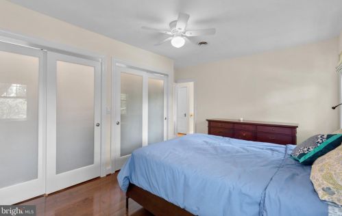 800 Easley St, Silver Spring MD 20910-4587 exterior