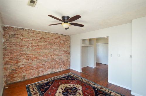 206 Hastings St, Cincinnati OH 45219-1420 exterior