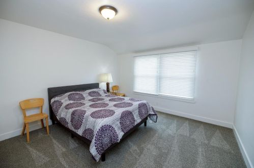 1267 Canal Dr, Turlock CA  95380-4159 exterior