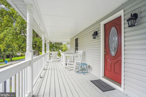8716 Redman St, Springfield, VA 22153-2412