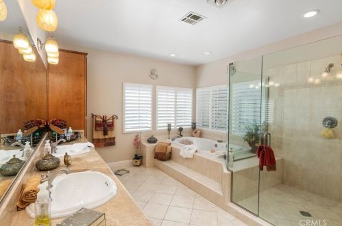 18003 Green Orchard Pl, Riverside CA  92508-8743 exterior