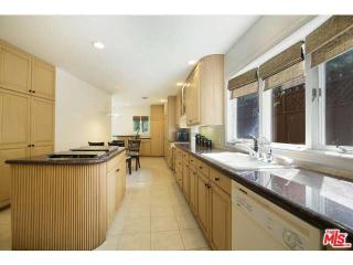 15552 Hamner Dr, Los Angeles CA  90077-1805 exterior