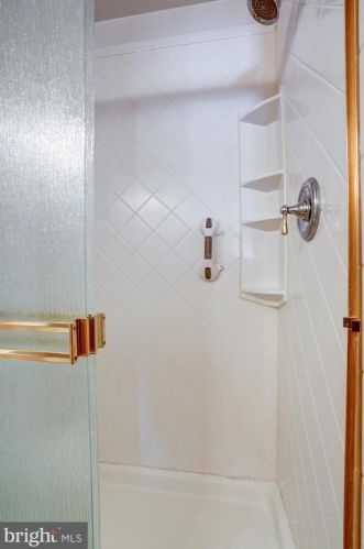 54 Valleybrook Dr, Lancaster PA  17601-4612 exterior