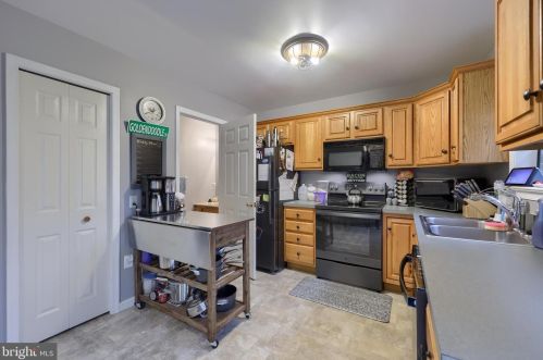 567 State St, Ephrata PA  17522-1741 exterior