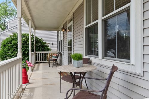 502 Vernon Dr, Oswego, IL 60543-7953