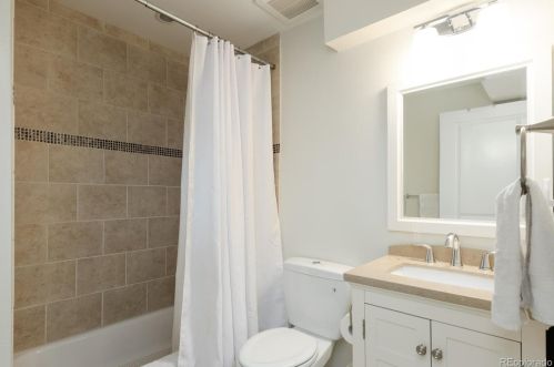 651 Dexter St, Denver CO  80220-5037 exterior