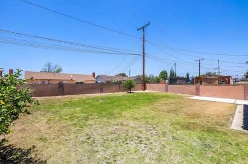 527 Hampton St, Anaheim CA  92801-3102 exterior