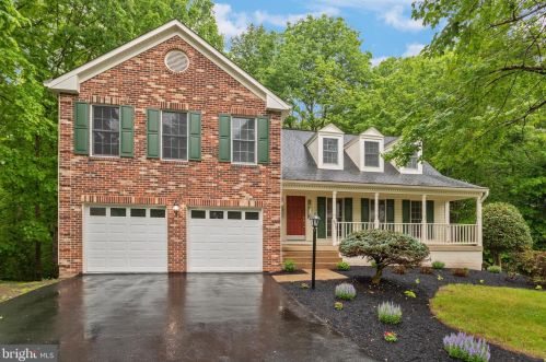 4932 Brightleaf Ct, Woodbridge, VA 22193-3208