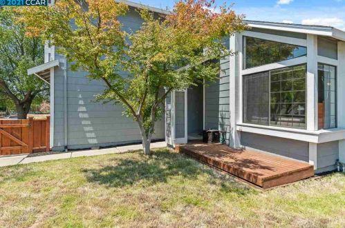 2649 Wellington Ct, Concord CA  94520-1124 exterior