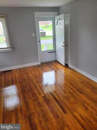 4933 Lancaster St, Harrisburg, PA 17111-3461