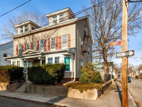1 Hope St, Lincoln, RI 02865-1916