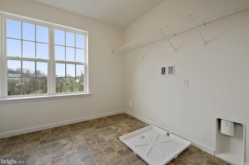 207 Stonewicke Dr, Hanover PA  17331 exterior