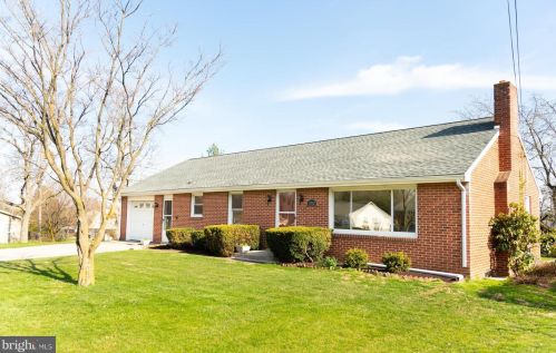 3312 Grandview Rd, Hanover, PA 17331-8595