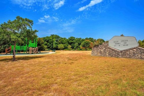 3948 Queens Ct, Garland TX 75043-2938 exterior