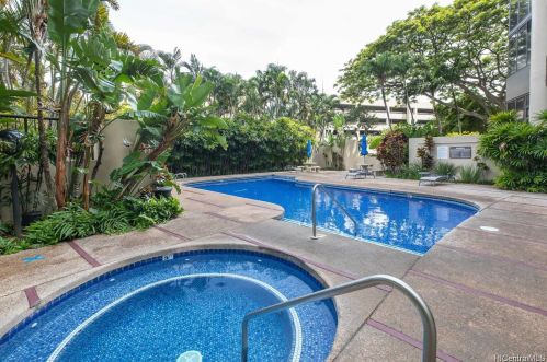 60 Beretania St, Honolulu HI  96817-4752 exterior