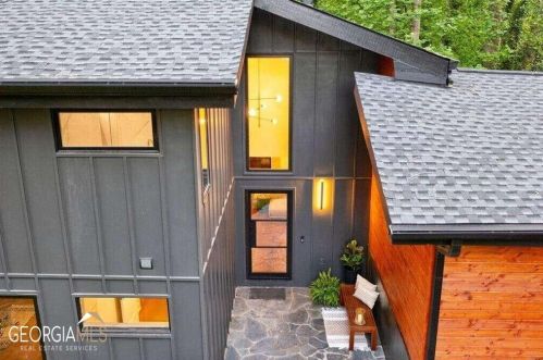 620 Colebrook Ct, Atlanta GA  30327-4710 exterior