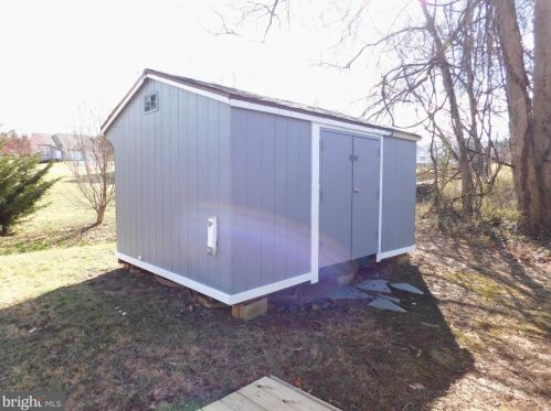 180 Homewood Ave, Falling Waters WV  25419-9737 exterior