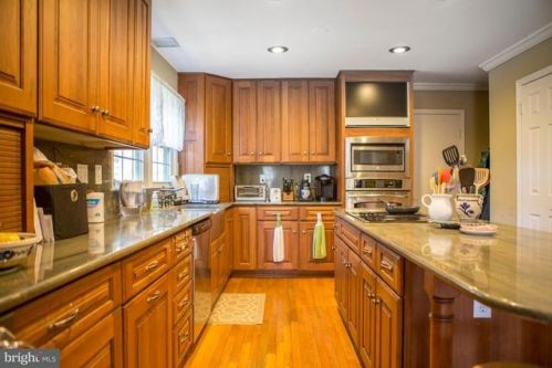 6114 Dory Landing Ct, Springfield, VA 22015-2506