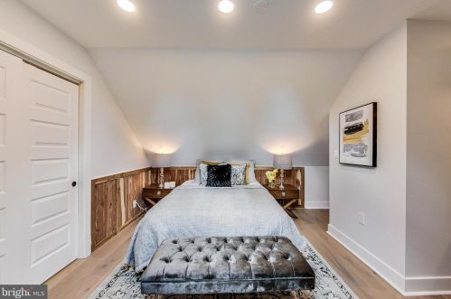 403 Dale Dr, Silver Spring MD  20910-5528 exterior