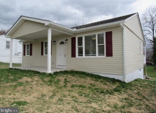 252 Polk St, Harpers Ferry WV  25425-3605 exterior