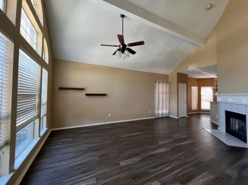 1365 Mae Dr, Carrollton TX  75007-1143 exterior