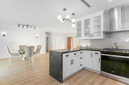 3579 Pontiac St, Glendale CA  91214-1822 exterior