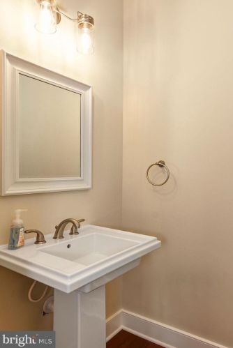 154 Ellis St, Tavistock NJ 08033-1827 exterior