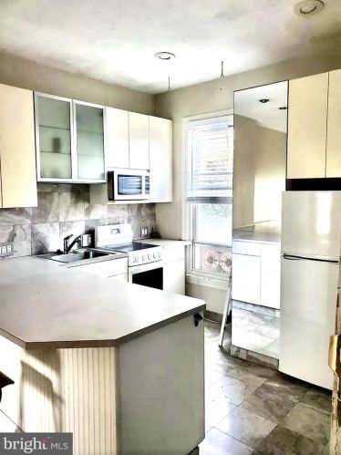 557 16 St, Philadelphia PA  19132-2310 exterior