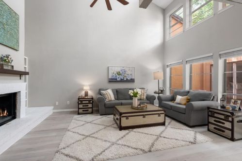 9222 Chimney Corner Ln, Dallas TX  75243-2022 exterior