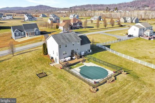 67 Tinning Ct, Hedgesville WV 25427-7367 exterior