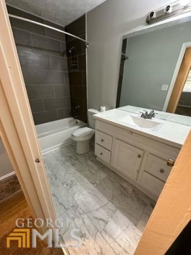 208 Farmbrook Pkwy, Stockbridge GA  30281-1157 exterior