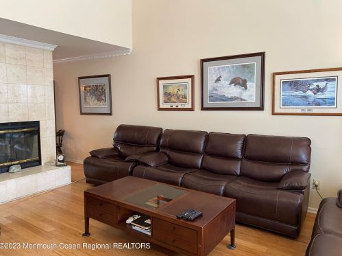 7 Mc Kinley Dr, Tinton Falls NJ  07712-2850 exterior