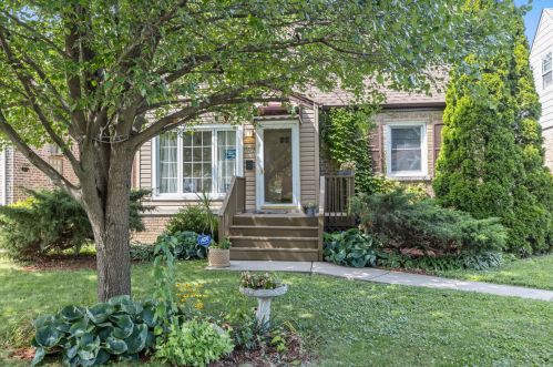 1378 Kenilworth Dr, Calumet City, IL 60409-6011
