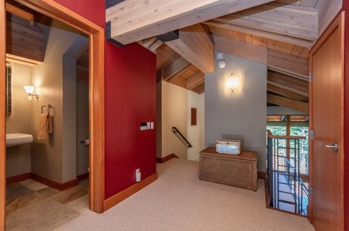 1721 Grouse Rdg, Truckee CA  96161-4033 exterior